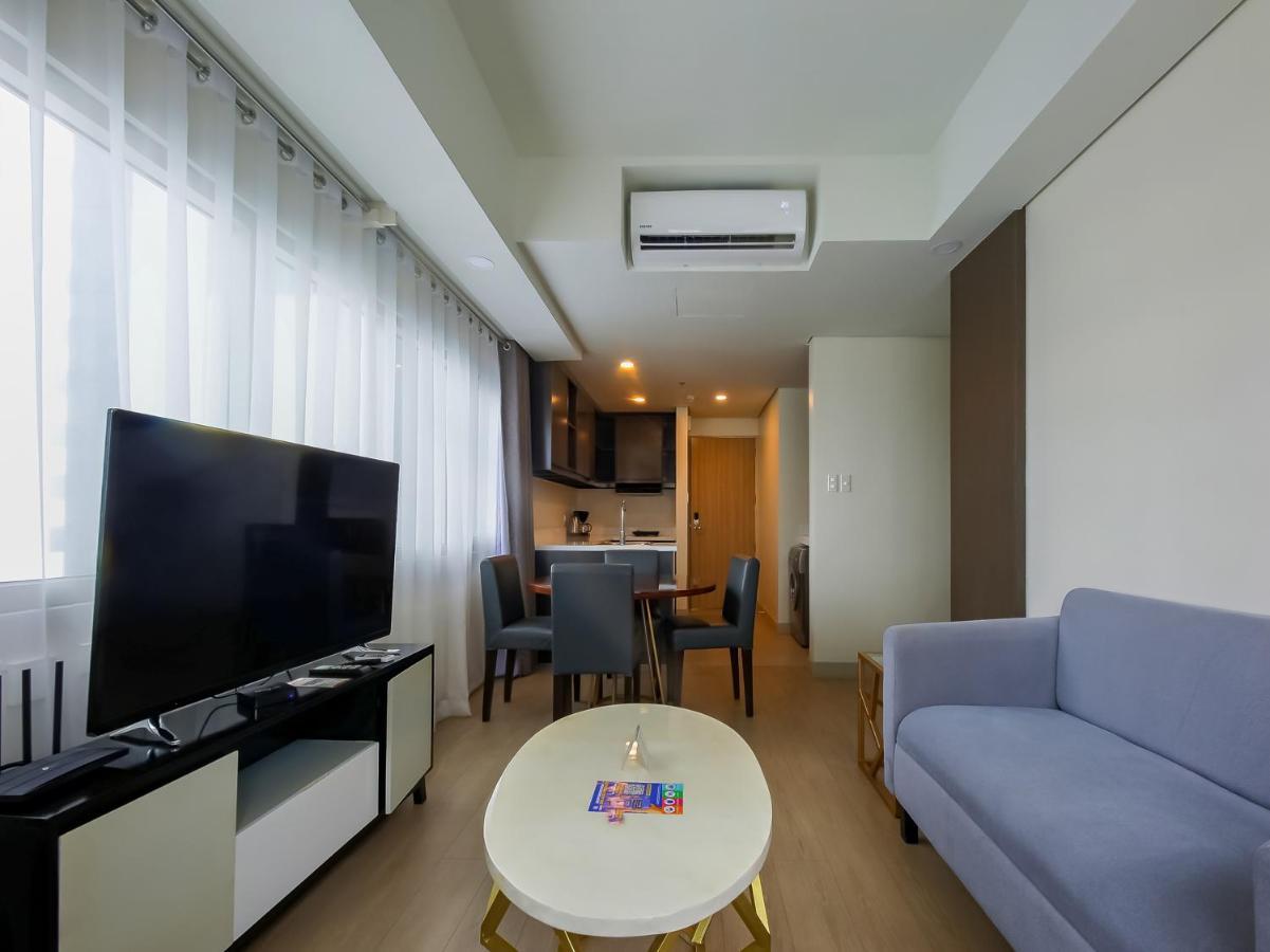 Capital O 804 The Residences At Bonifacio Civic Center Manila Exterior foto